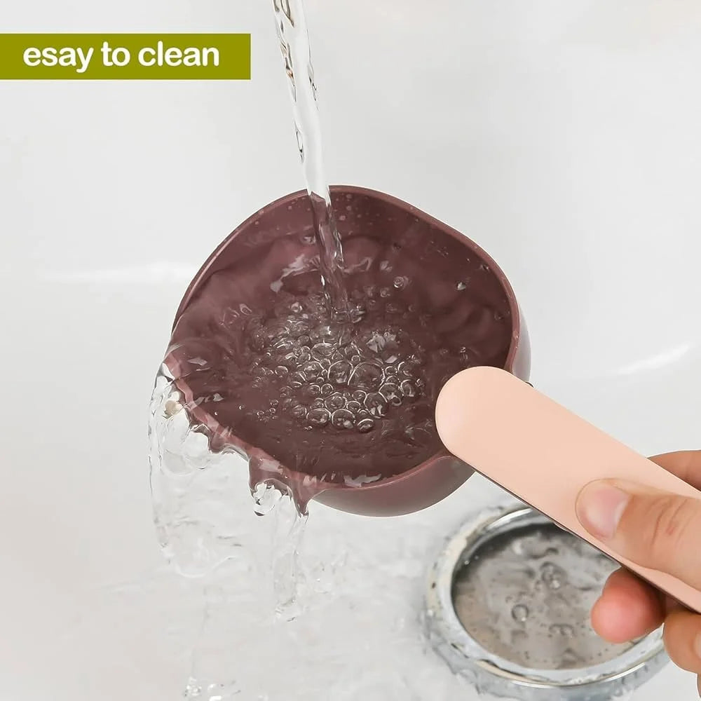 Multi-Functional Measuring Scoop with Clip