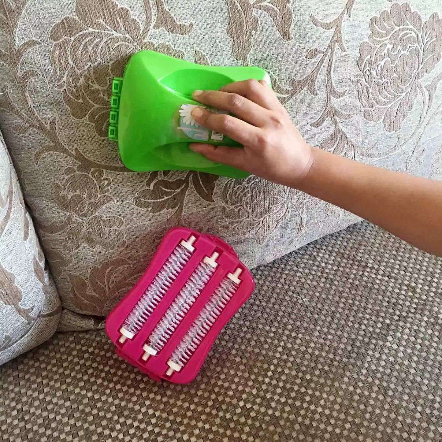 Handheld Carpet Debris Roller