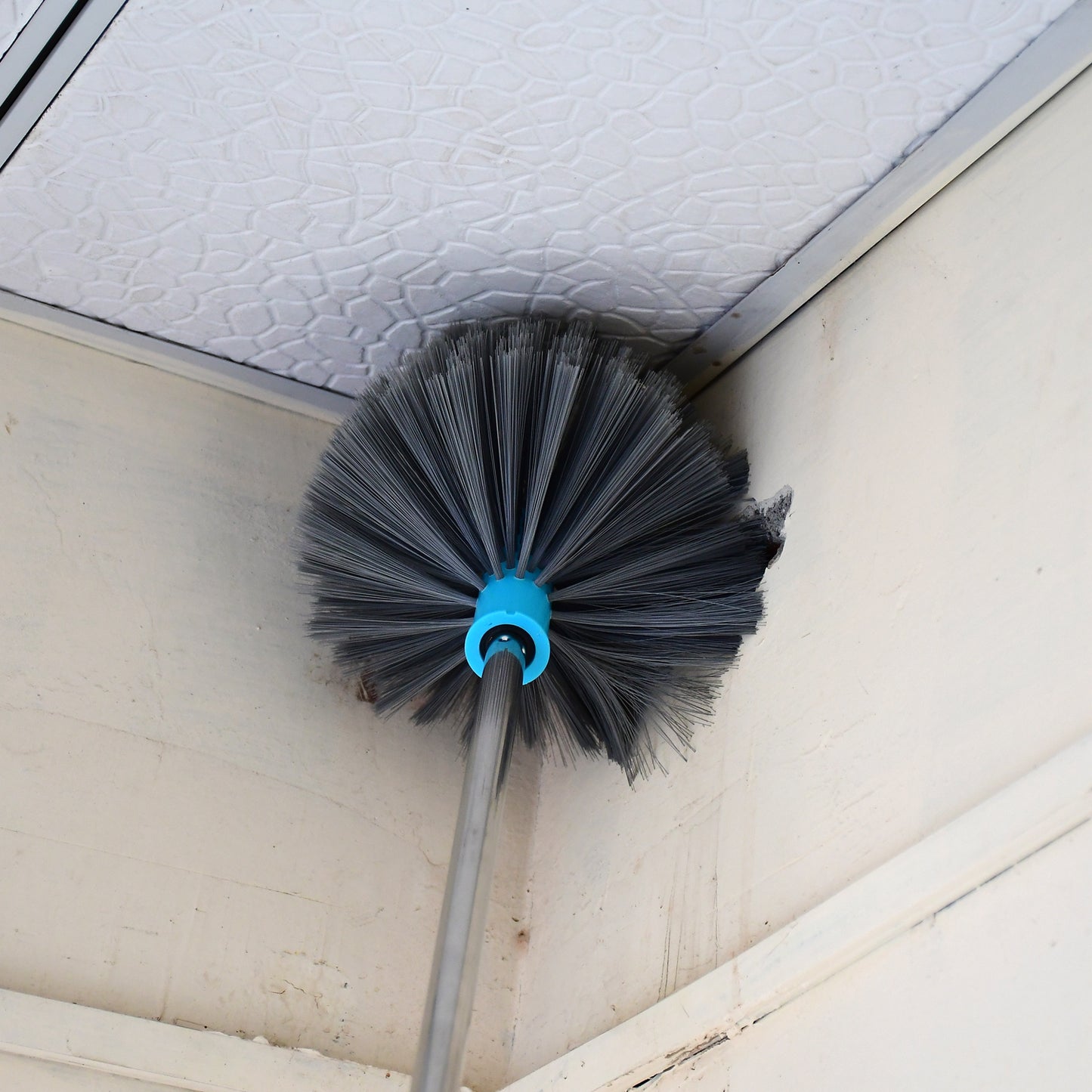 4021 Cobweb Brush With Stainless Steel Strong Long Extendable Handle For Dusting Ceiling Cobweb Cleaning Brush For Lights Fans Webs Cleaning For Homekitchen