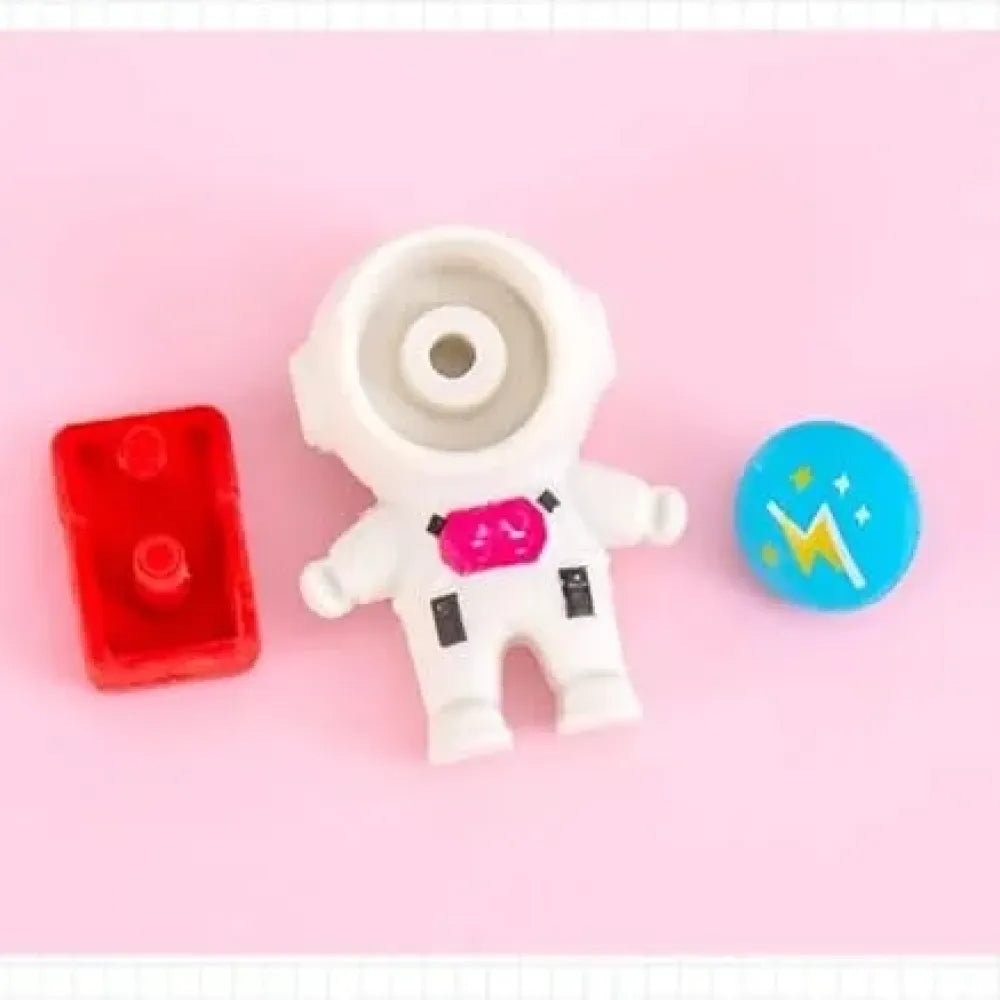 Astronaut-themed eraser set - office