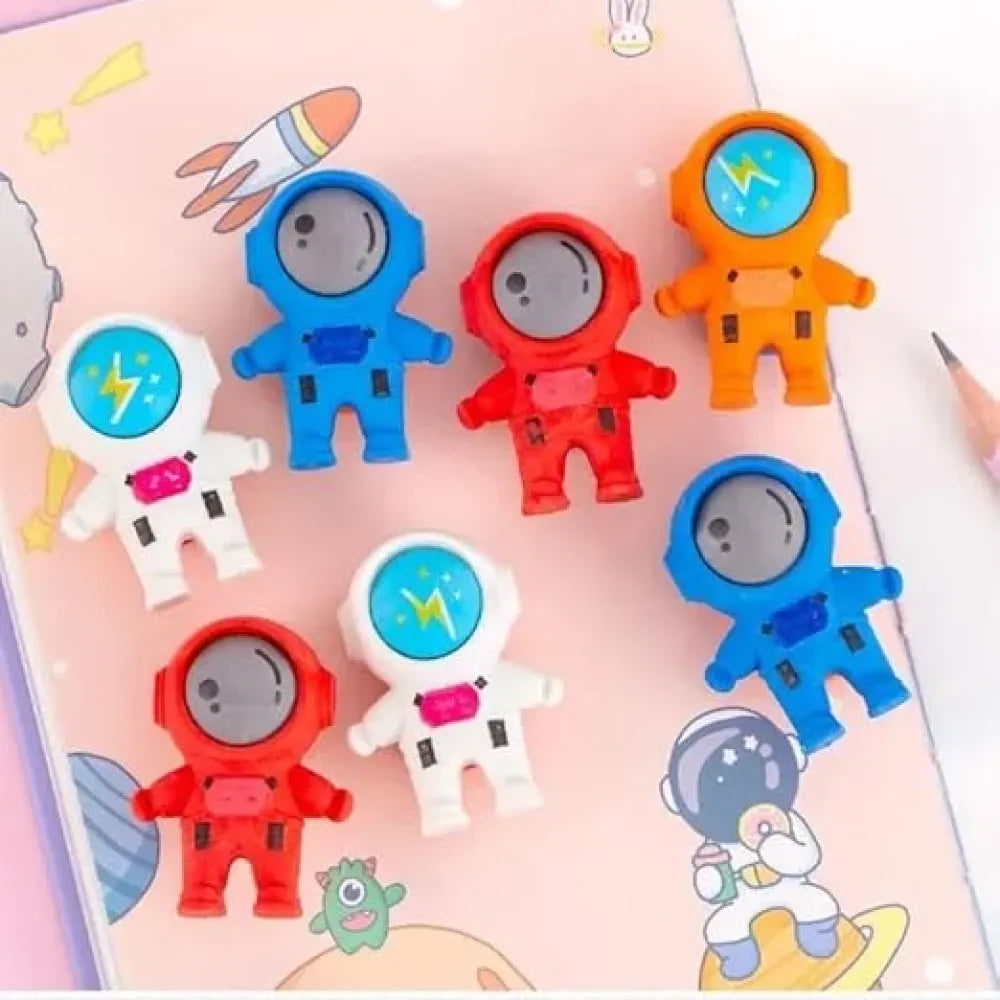 Astronaut-themed eraser set - office