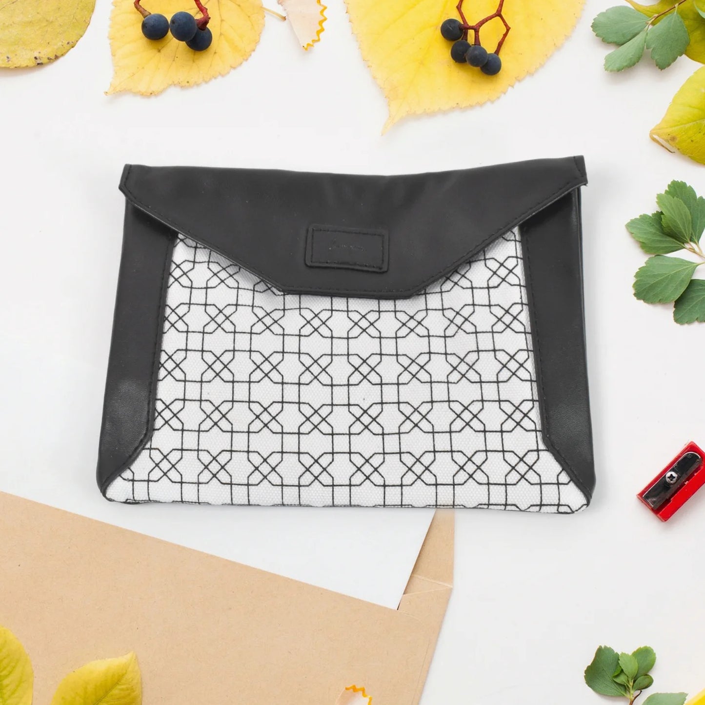 Magnetic Lock Multipurpose Pouch