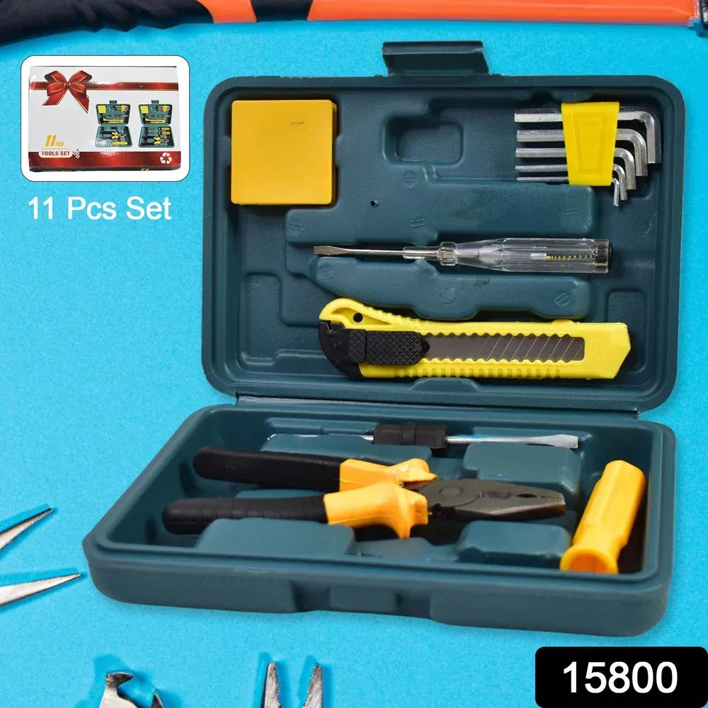 Compact 11-piece multi-tool set - hardware