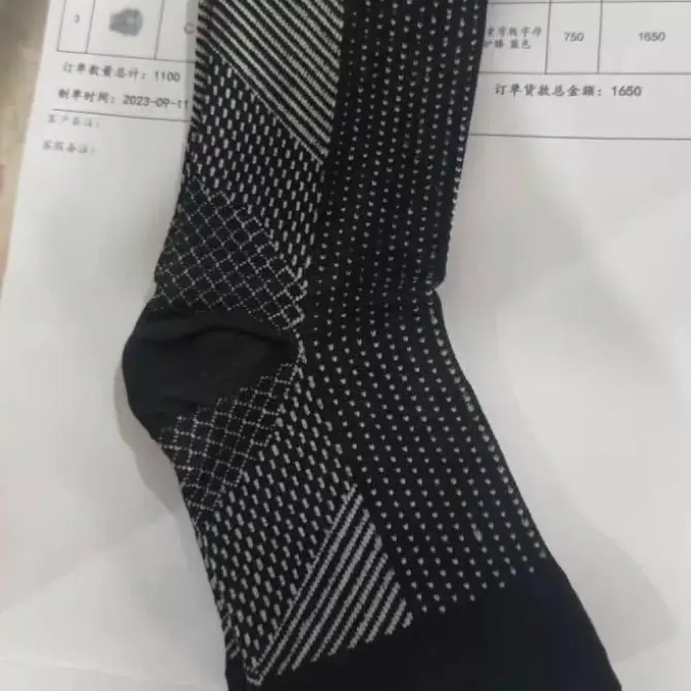Compression socks for feet and ankles (black)