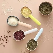 Multi-Functional Measuring Scoop with Clip
