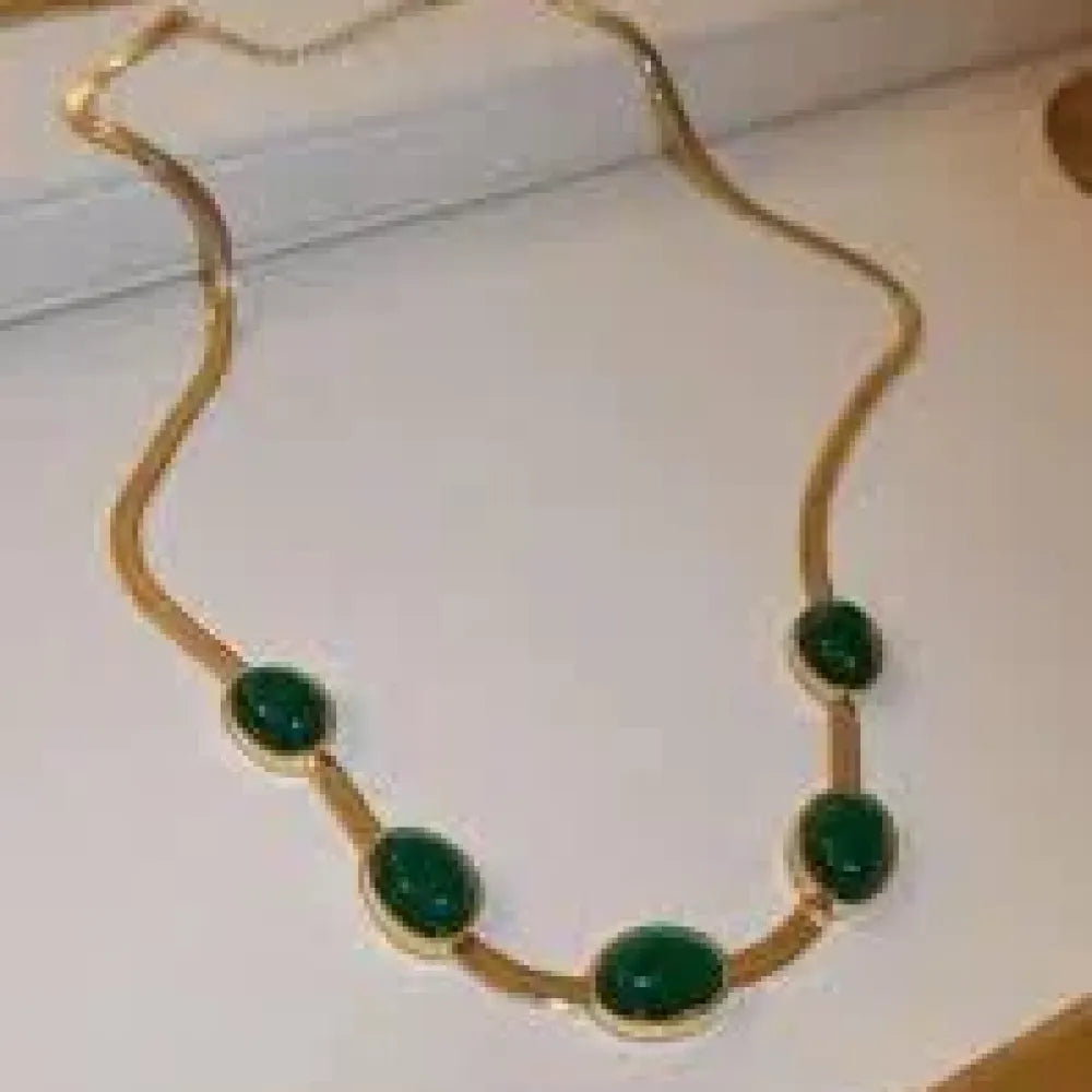 Elegant green crystal set
