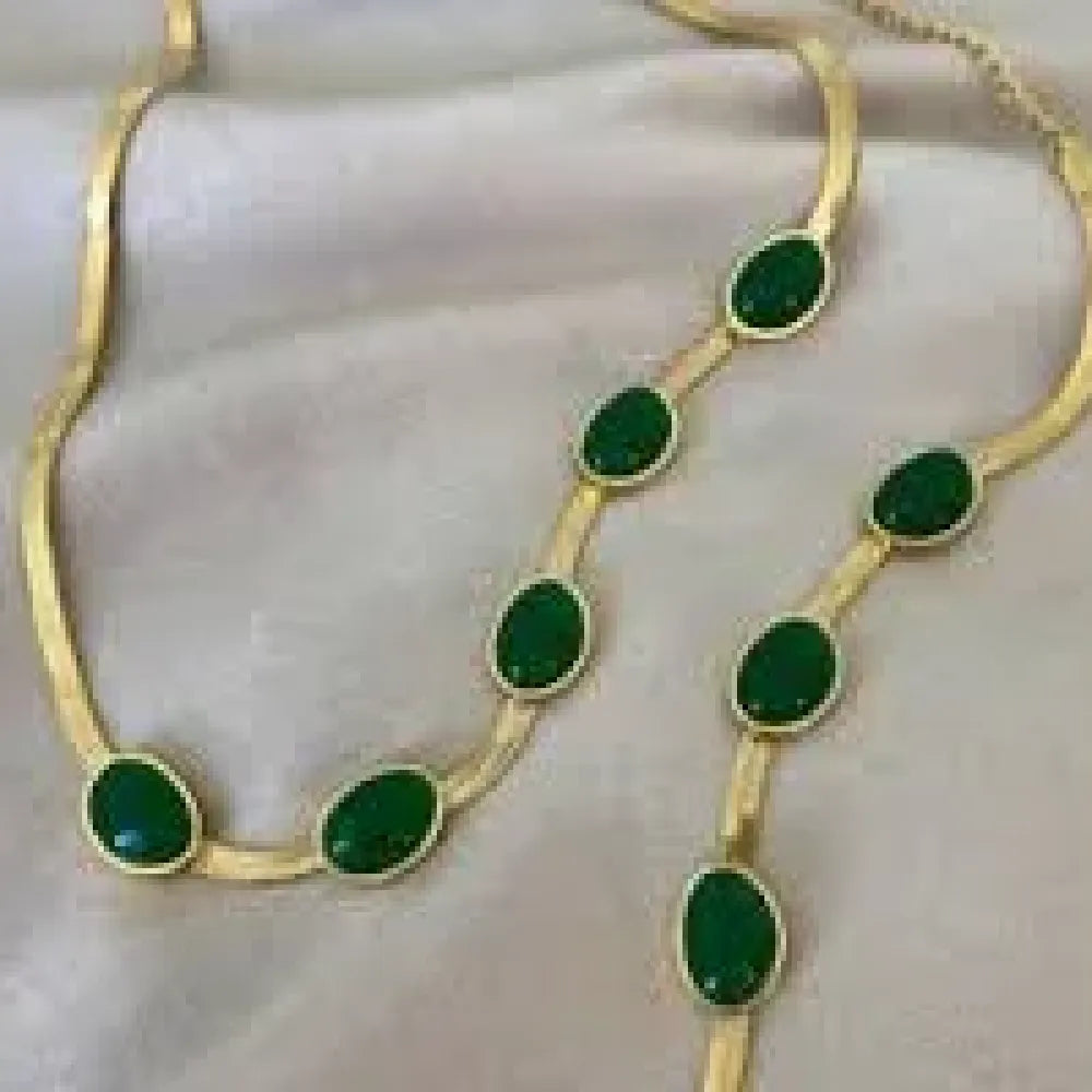 Elegant green crystal set