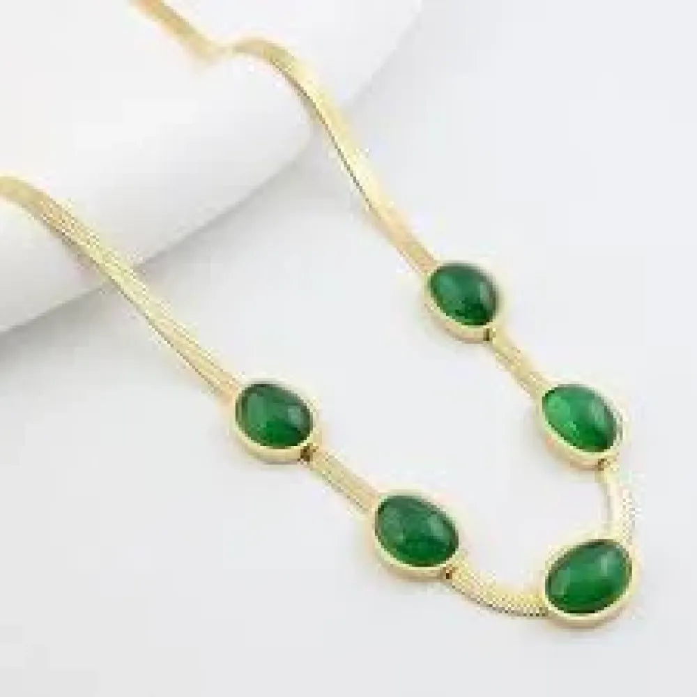Elegant green crystal set