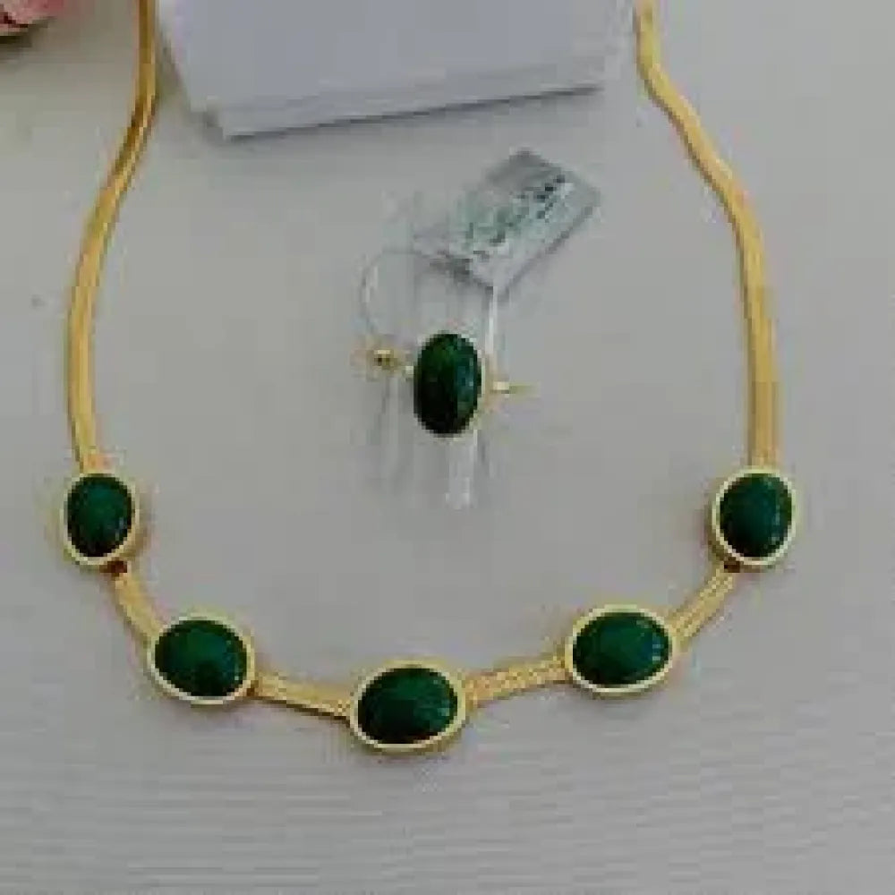 Elegant green crystal set