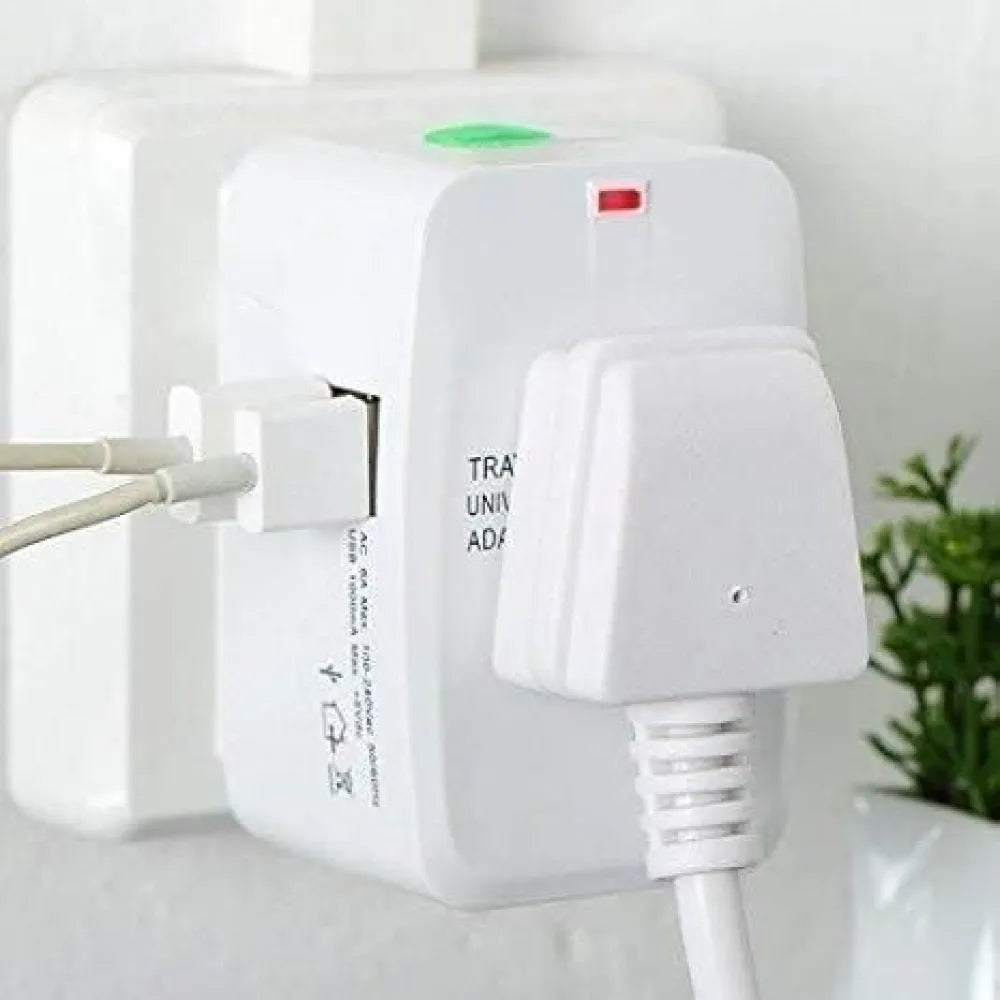 Global travel adapter pro