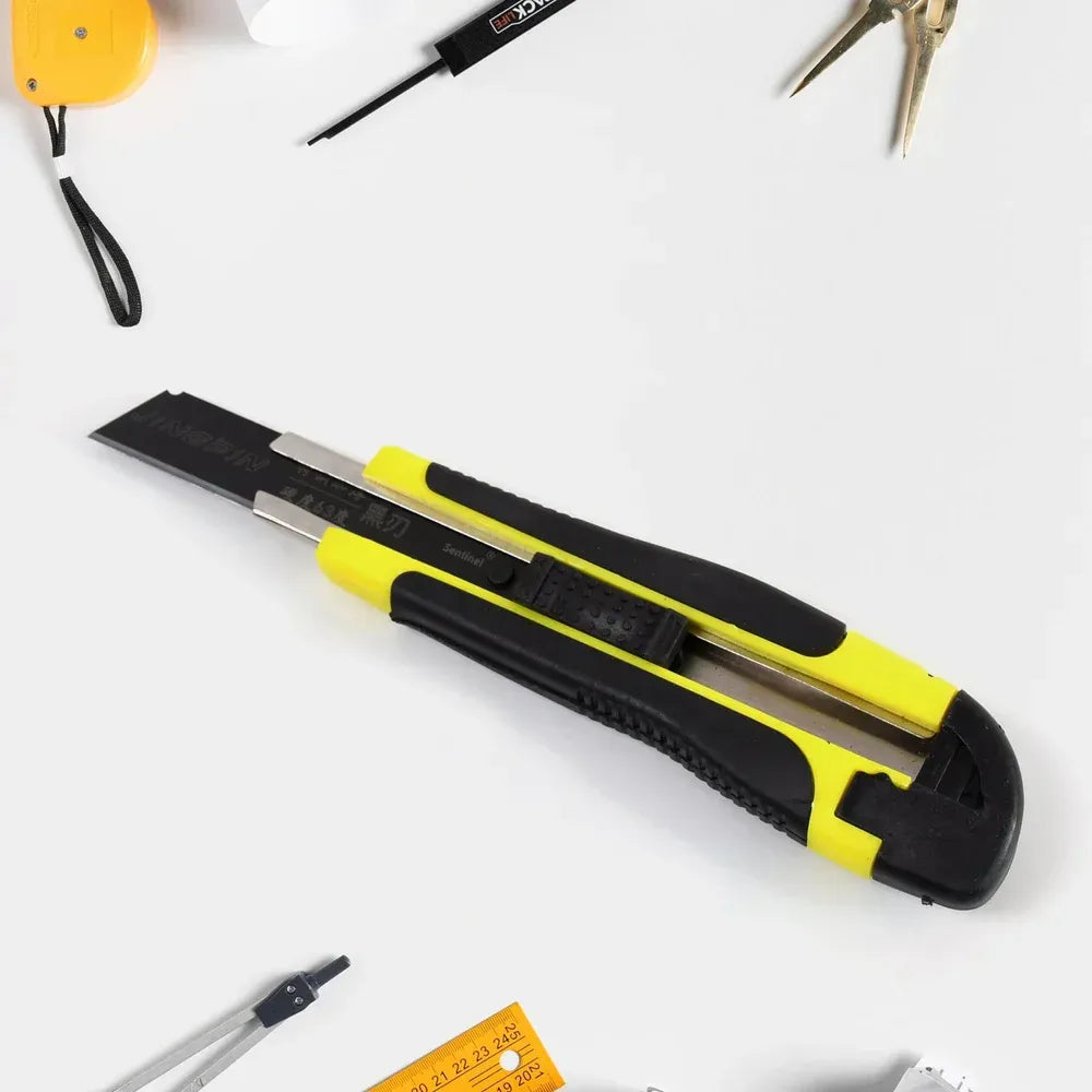 Heavy duty cutter knife - hardware fittings