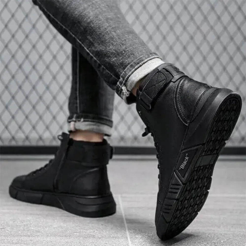 Men’s black casual boots