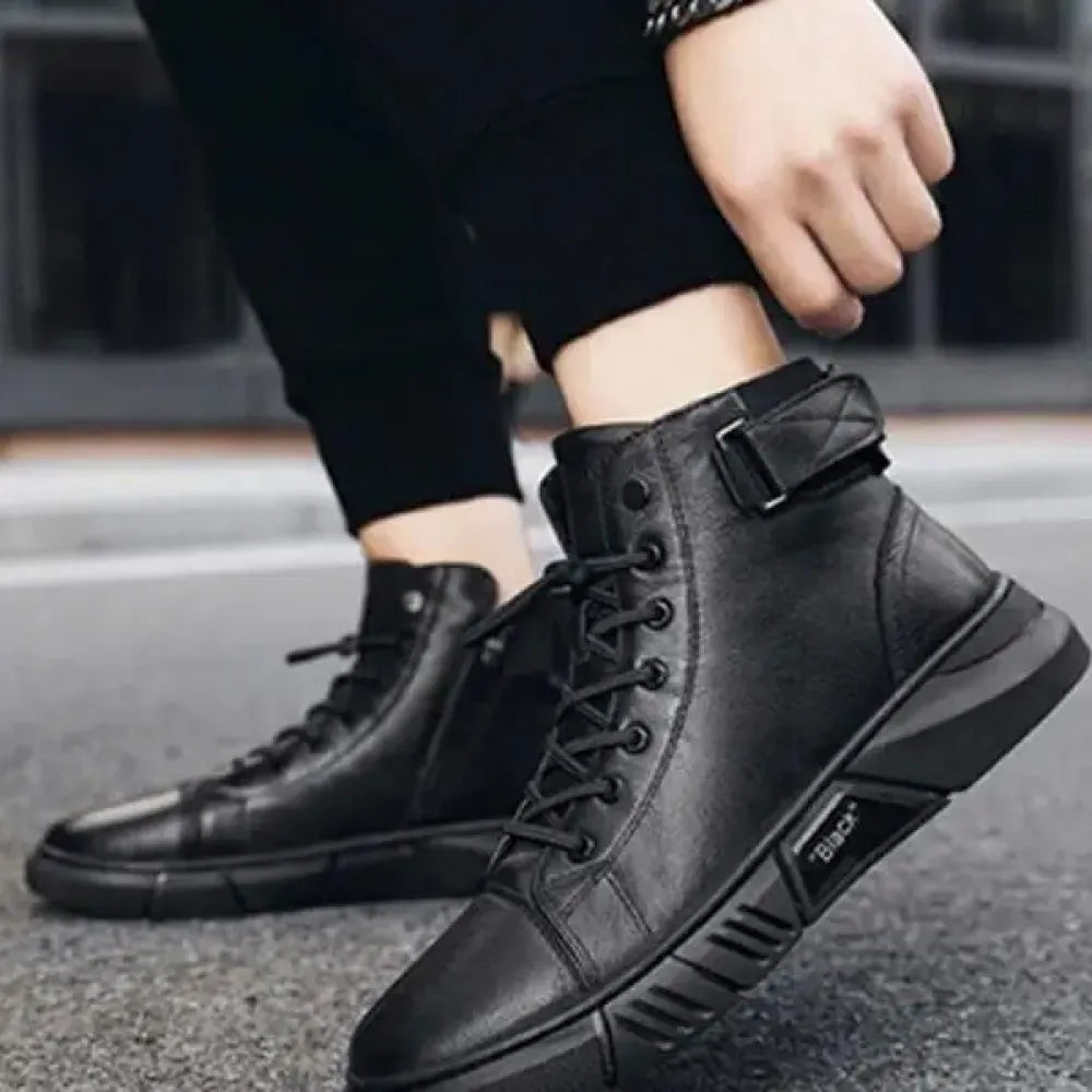 Men’s black casual boots