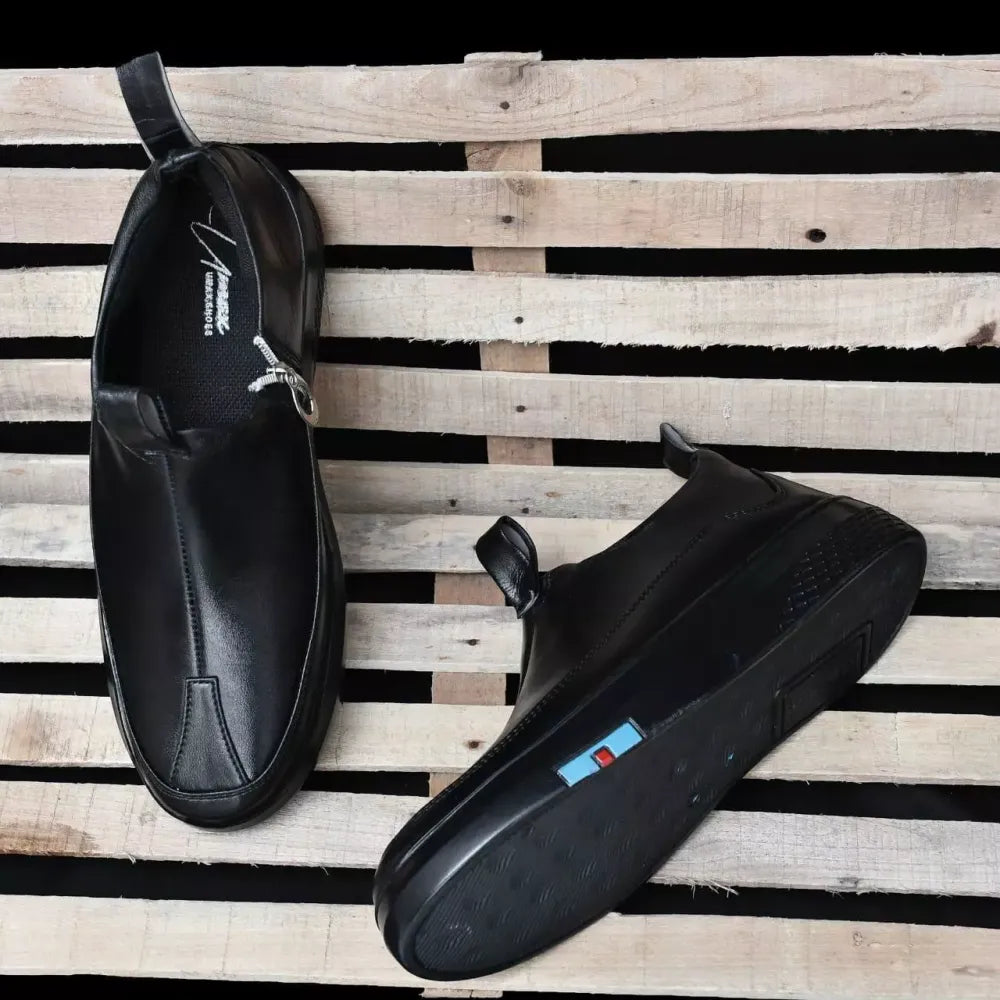 Men’s fashionable casual shoes - footwear