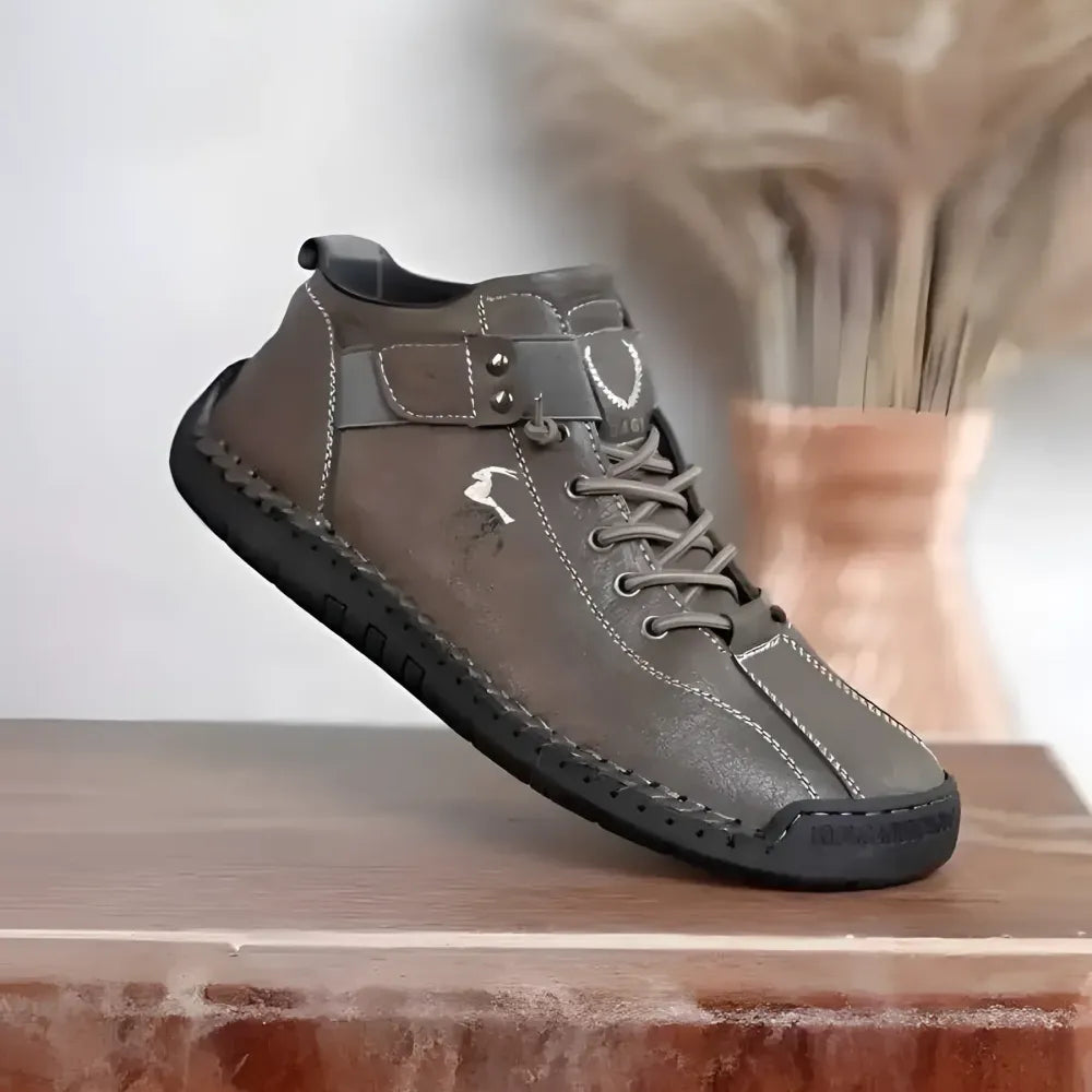 Men’s high top hiking shoes