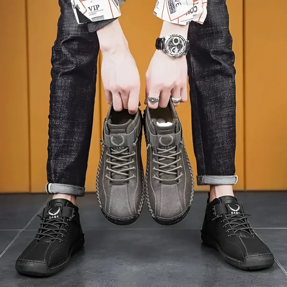 Men’s high top hiking shoes