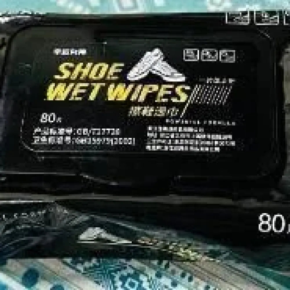 Natural sneaker cleaner wipes