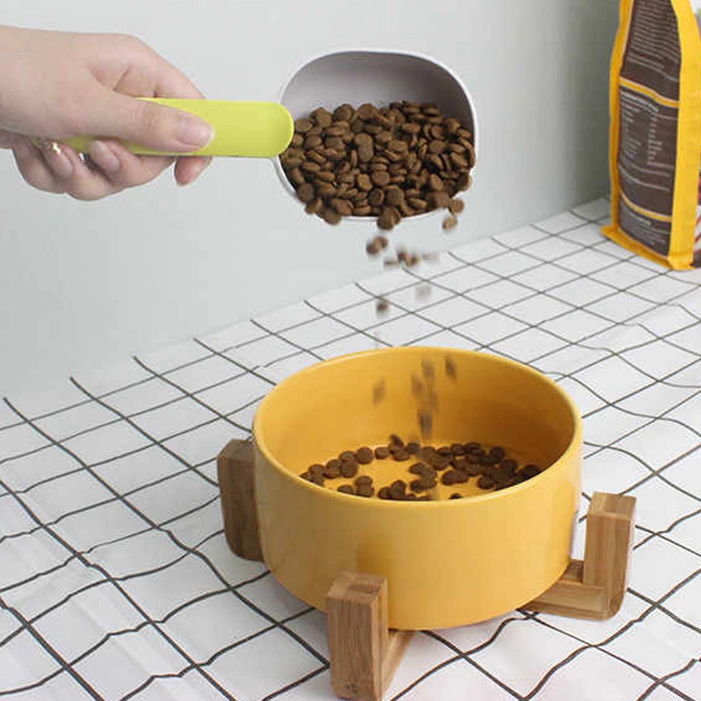Pet Food Scoop Clip