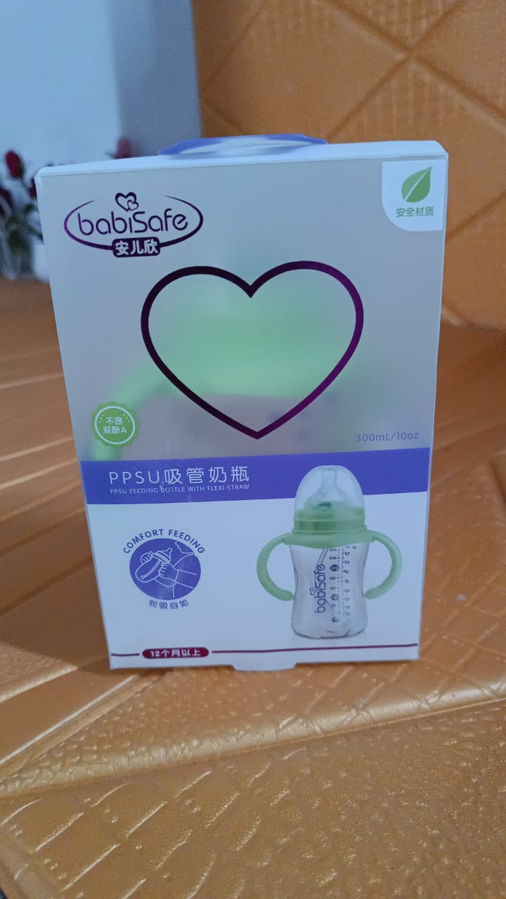 Plastic Baby Feeding Bottle With Handles Cleaning Brush Straw (300 Ml 1 Pc)