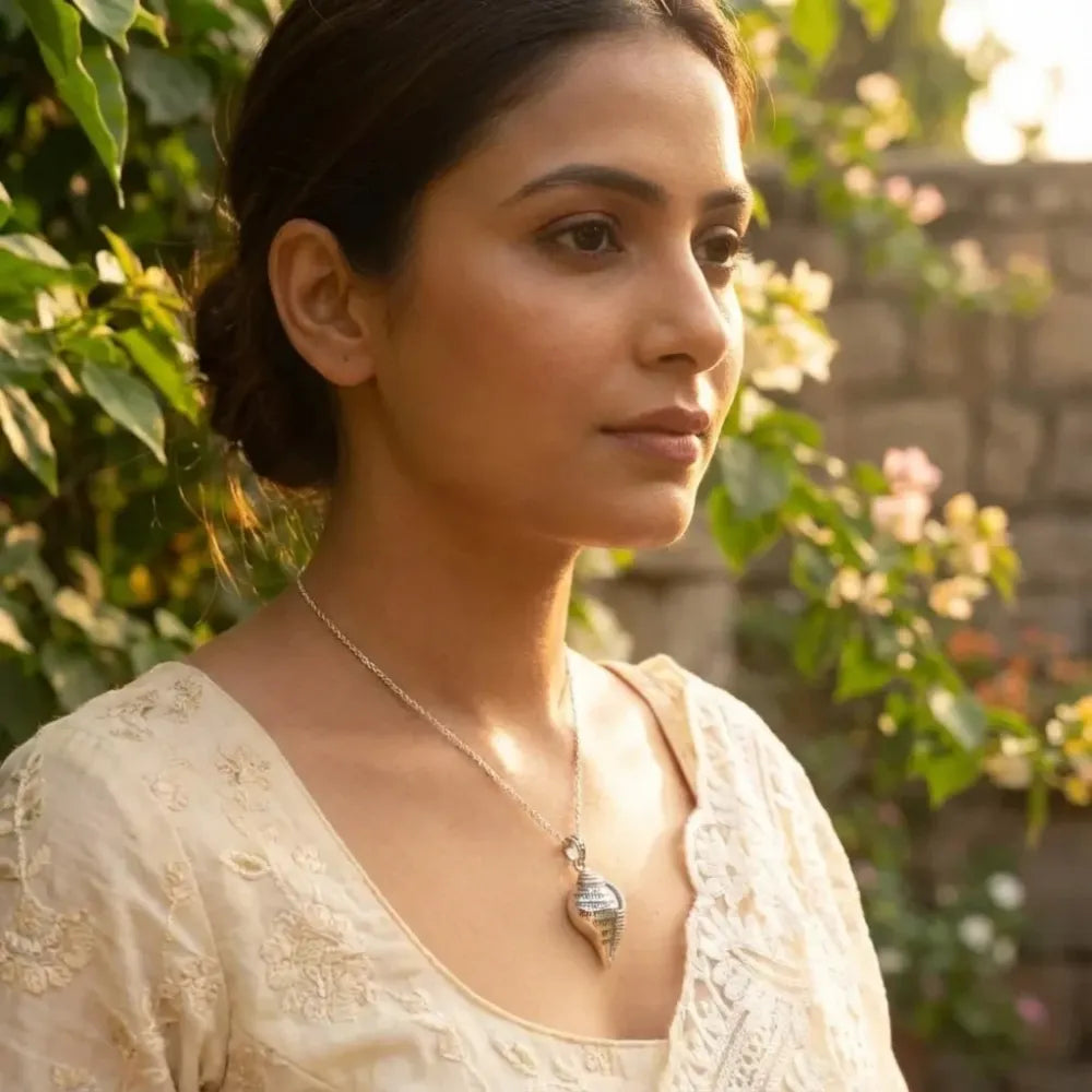 Shri krishna shankha pendant with chain