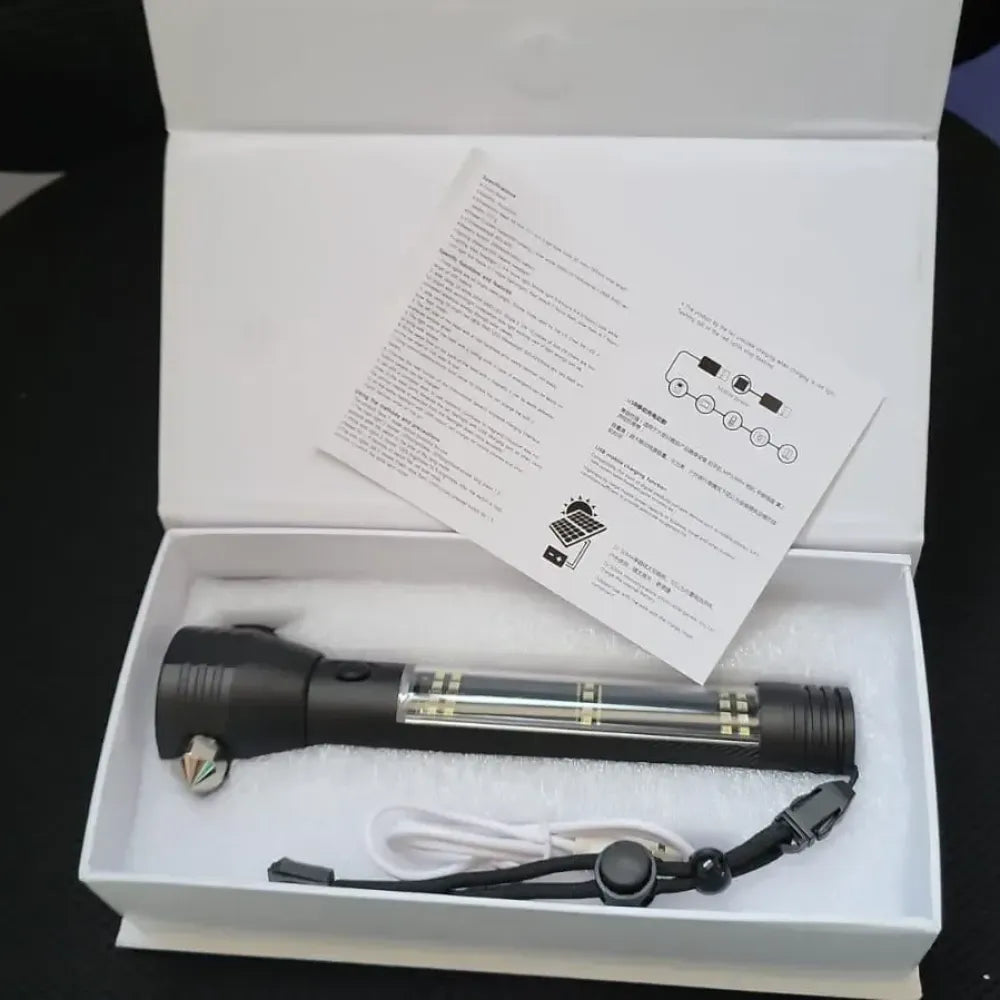 Solar-powered emergency flashlight