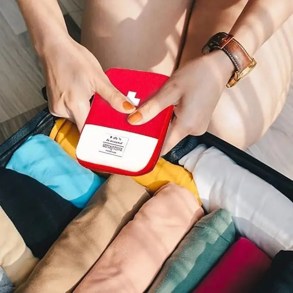 Travel medicine organizer bag