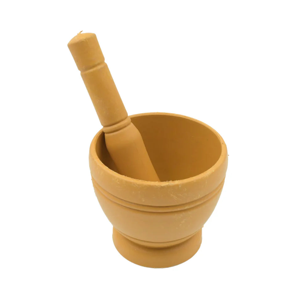 Traditional spice grinder set