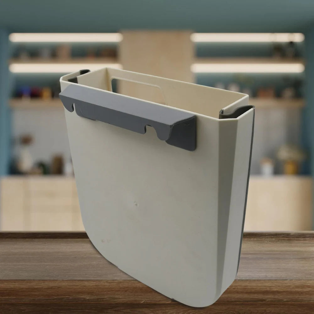 Foldable hanging trash