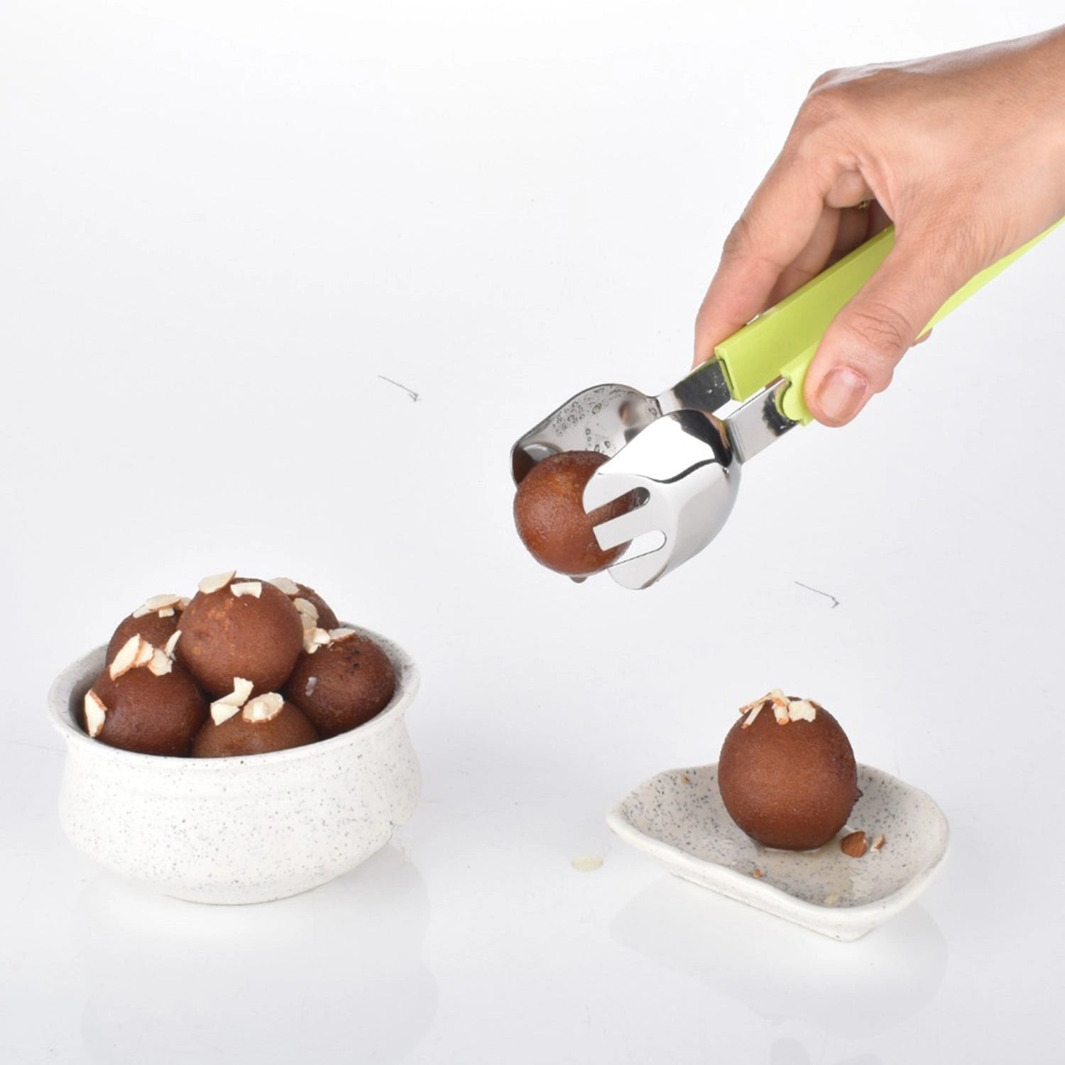 Salad serving tong