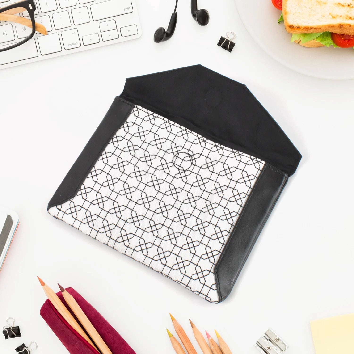 Magnetic lock multipurpose pouch