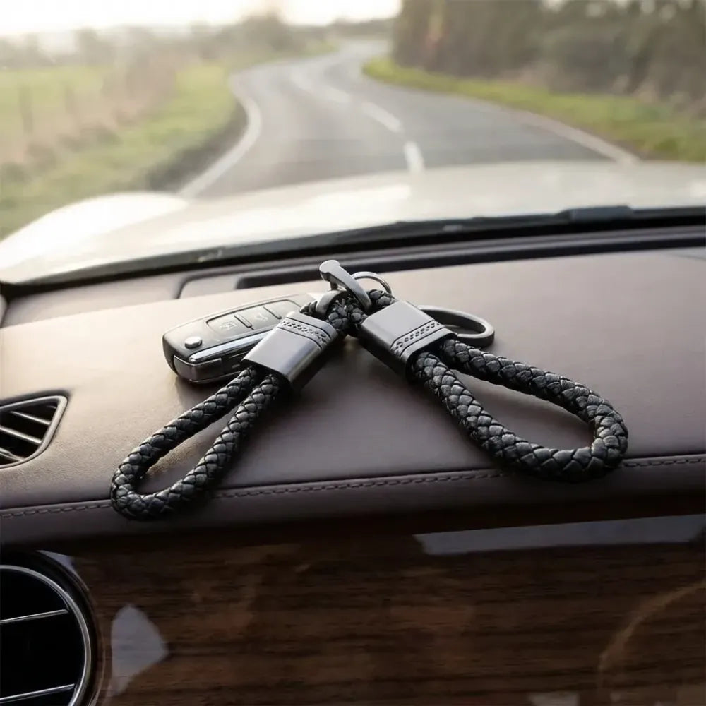 2 pack genuine leather keychain with zinc alloy buckle keyring (black)