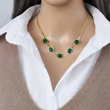 Elegant green crystal set