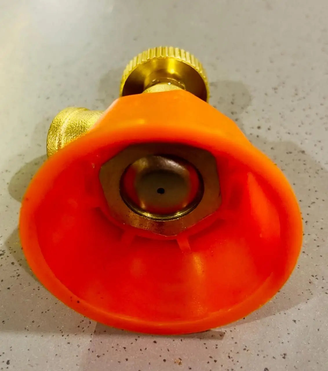 Adjustable high pressurized sprayer nozzle atomizer