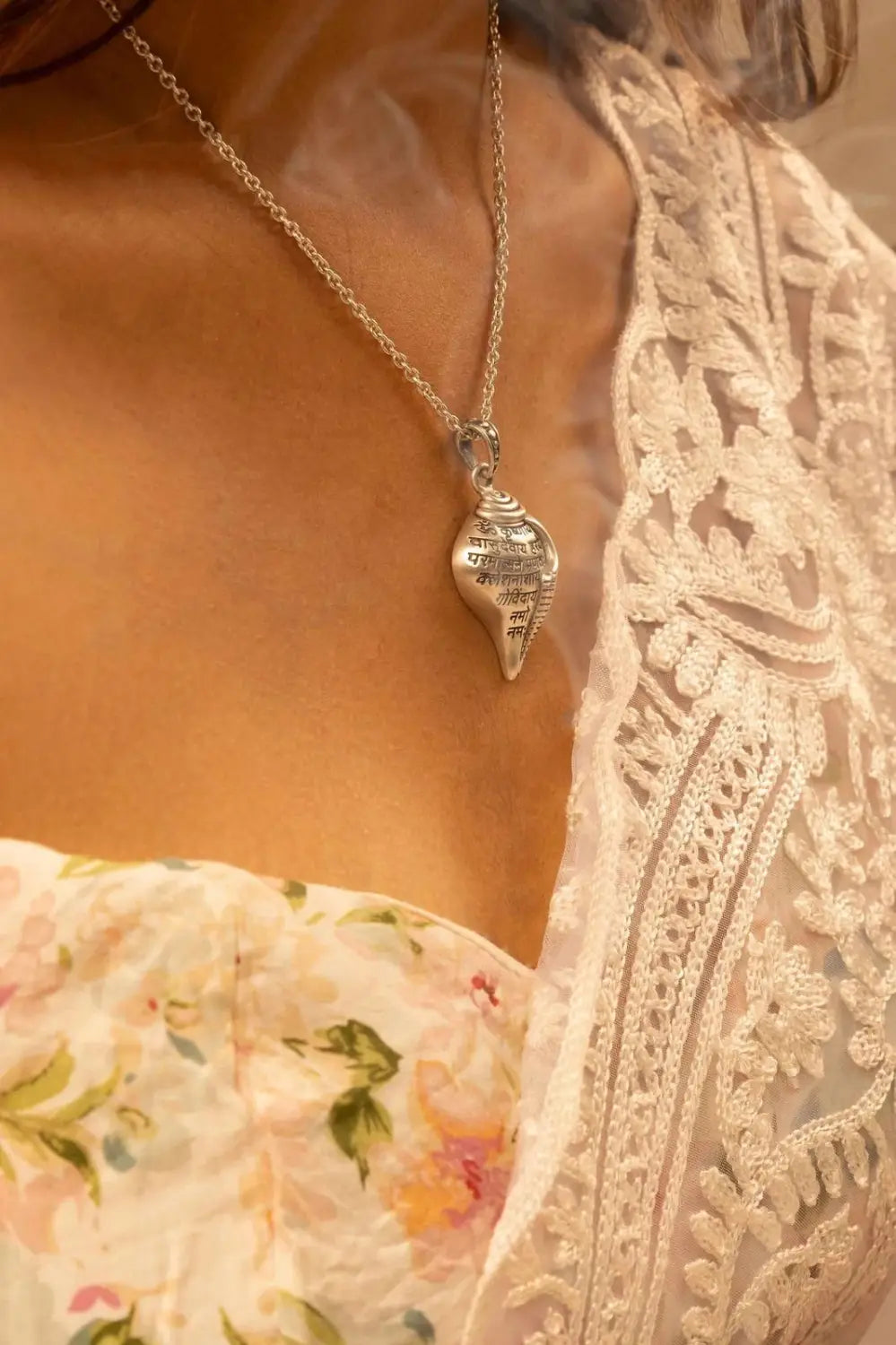 Shri krishna shankha pendant with chain
