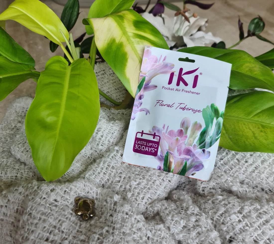 Pocket-sized air freshener pack