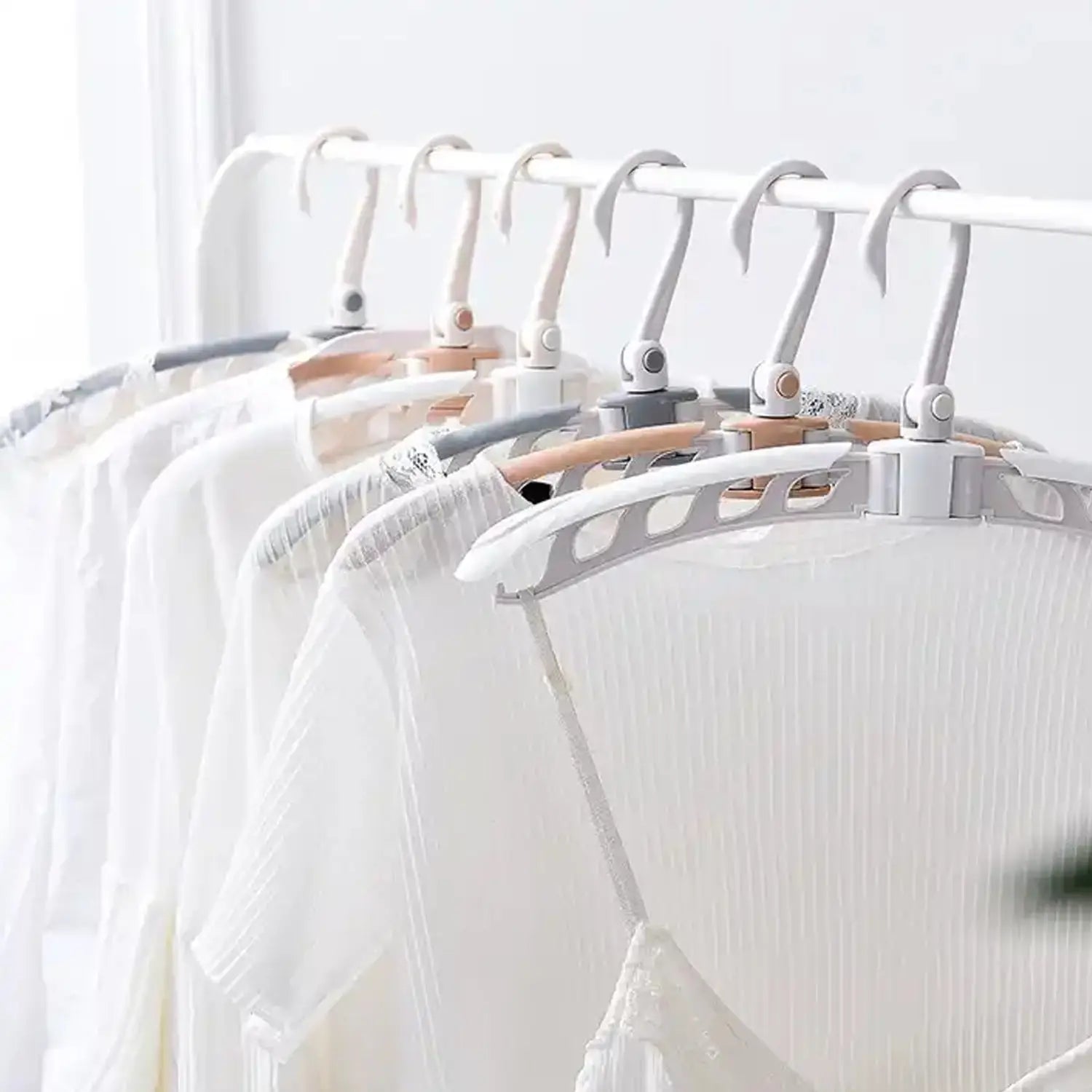 360° foldable clothes hanger