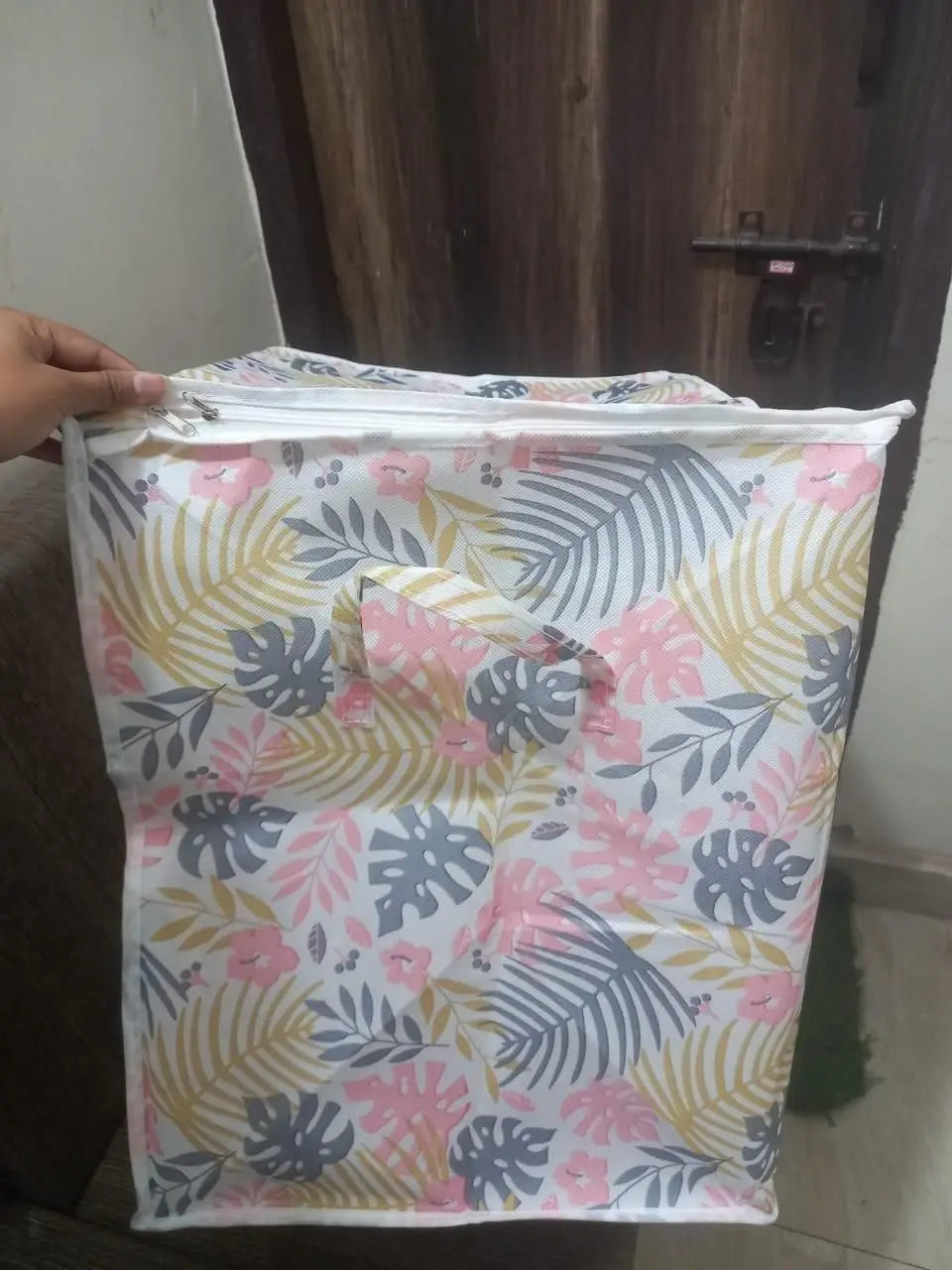 Foldable laundry organizer