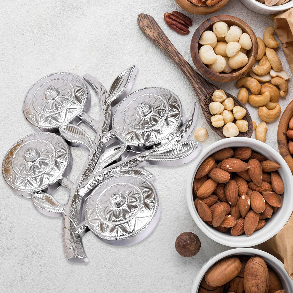 Tree-shaped 4 section serving tray