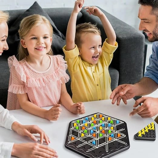 Chain triangle chess game