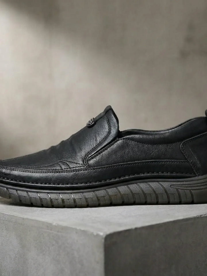 Lightweight Daily Wear Sneakers