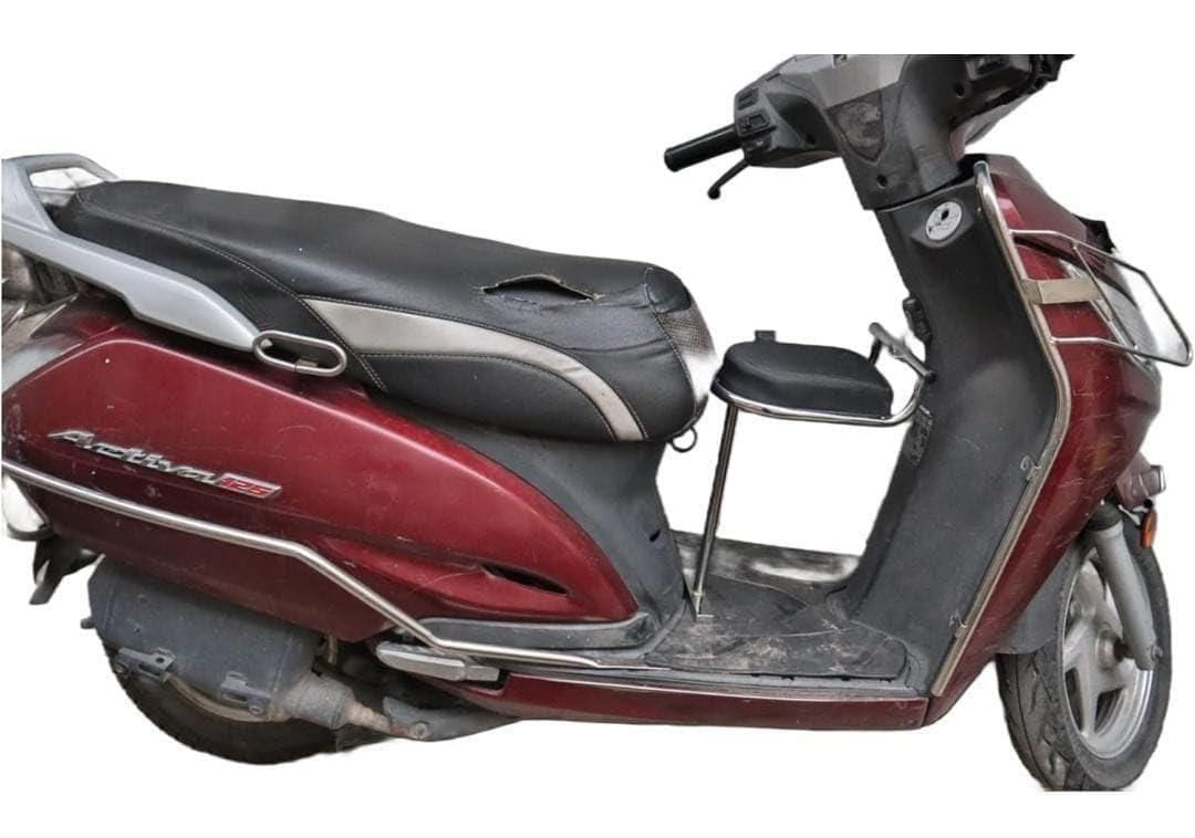 Portable baby seat for scooters