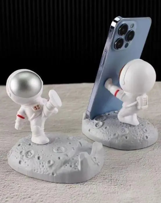 Astronaut mobile phone stand