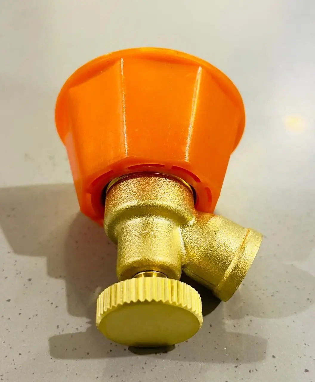 Adjustable high pressurized sprayer nozzle atomizer