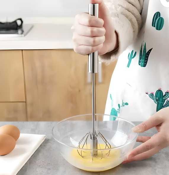 Manual kitchen hand whisk mixer