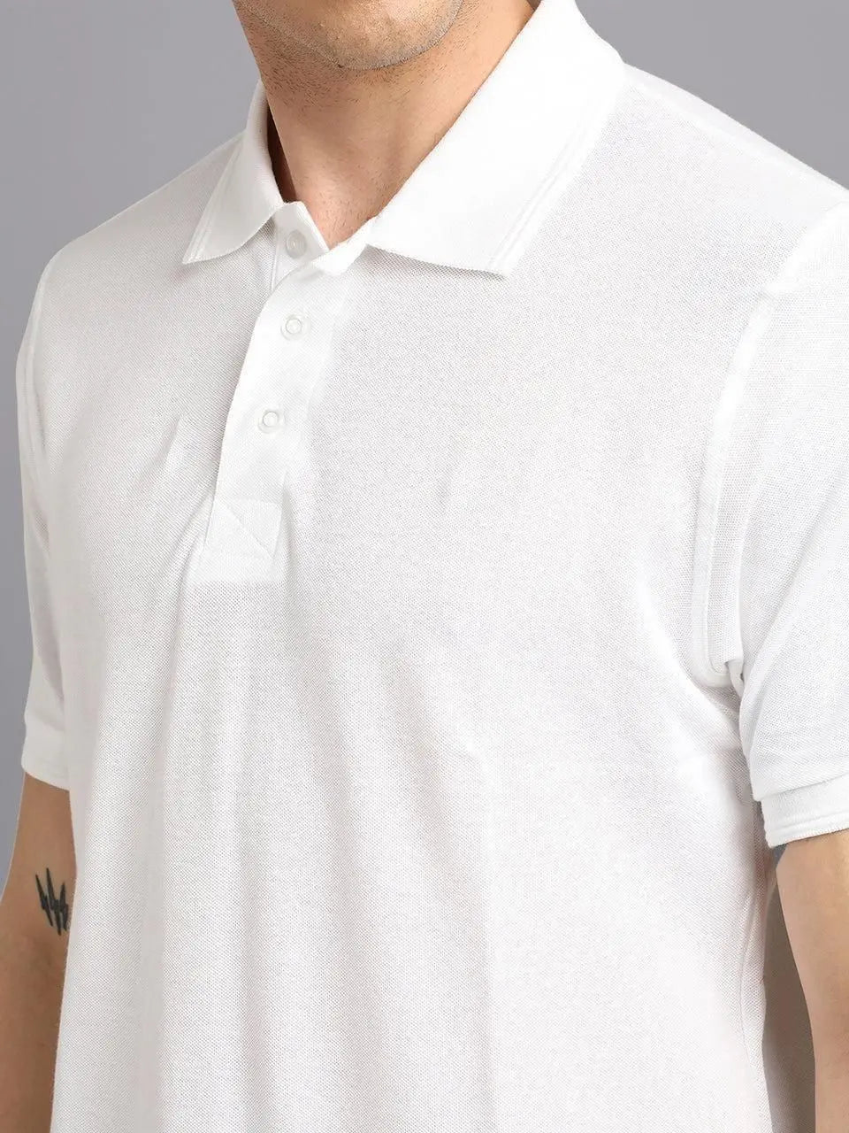 Men’s solid polo t-shirt