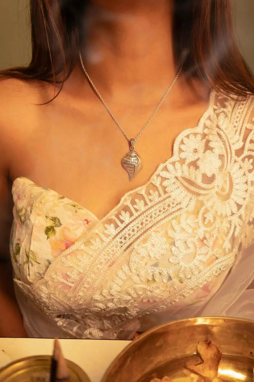 Shri krishna shankha pendant with chain
