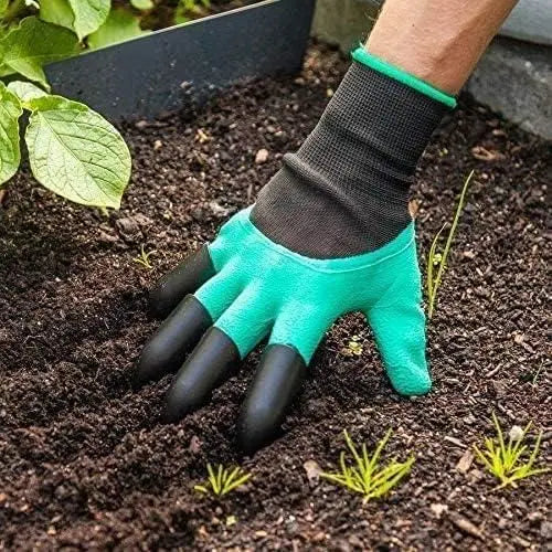 Clawed gardening gloves