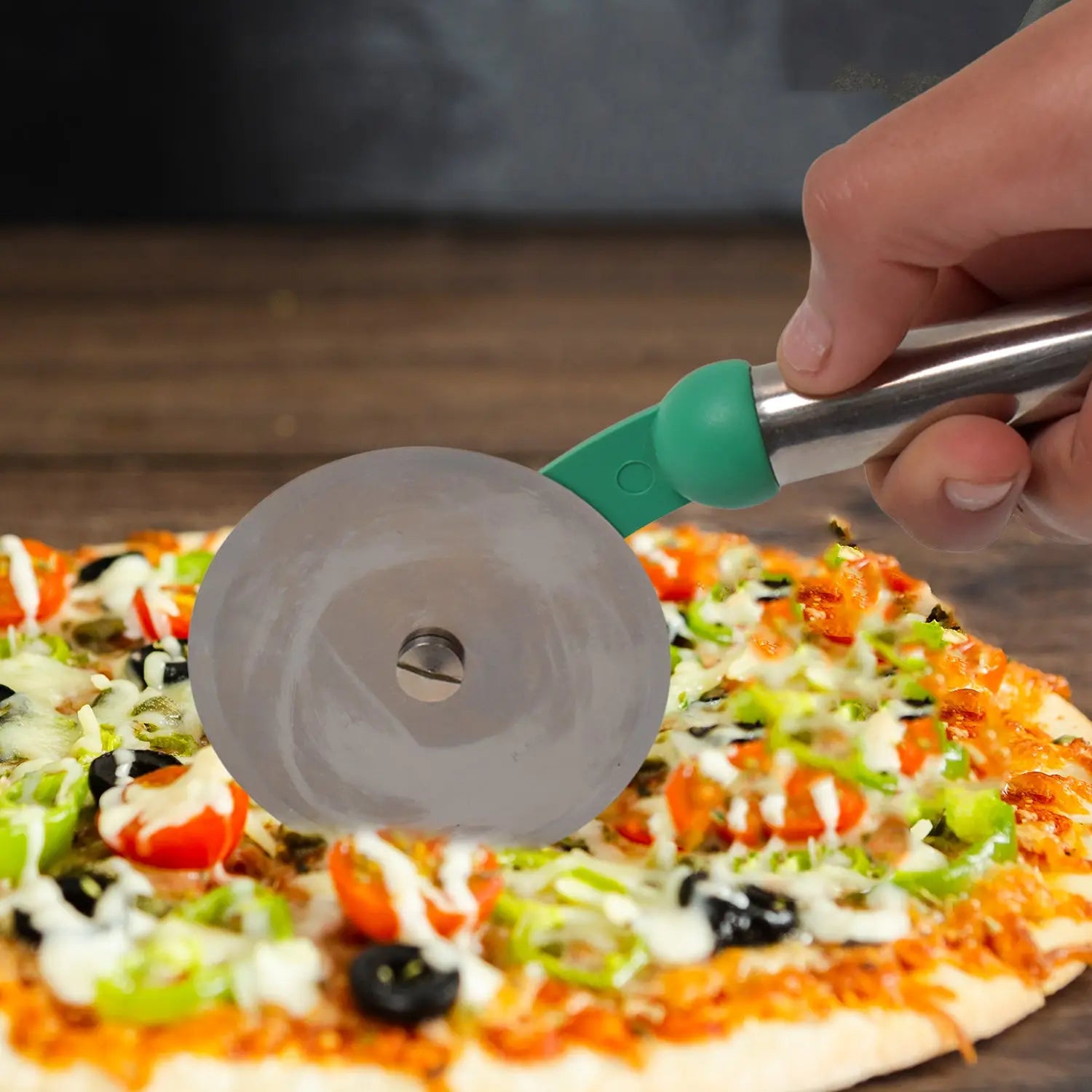 Stainless steel pizza cutter