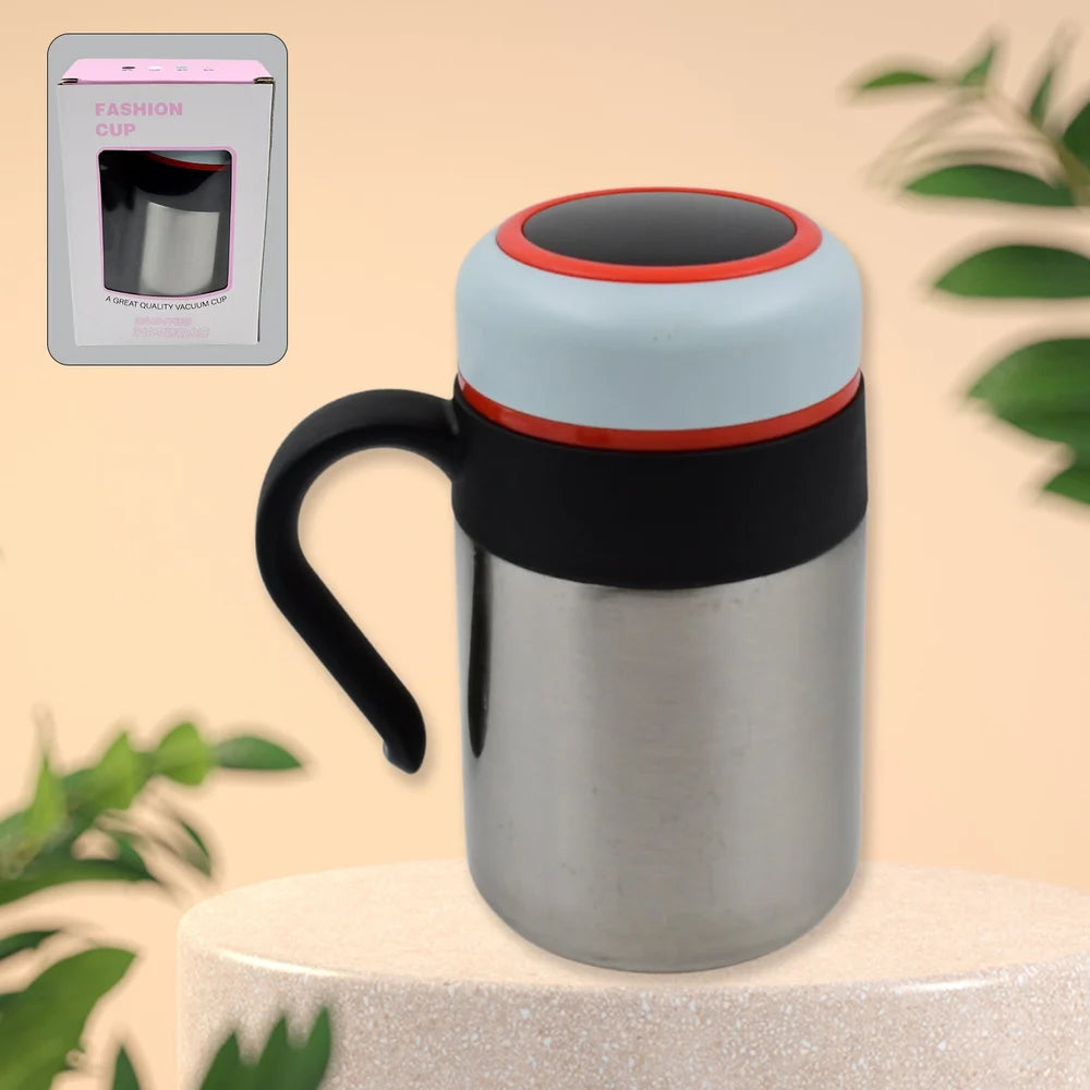 Compact insulated travel mug
