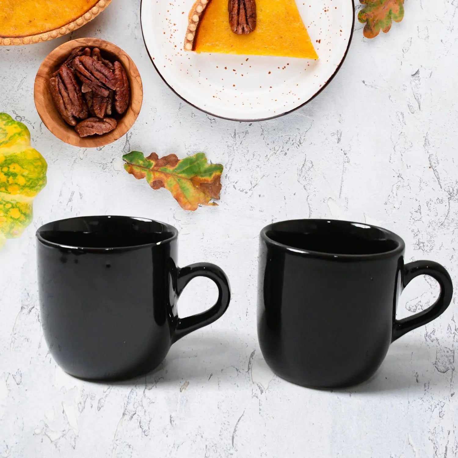 Elegant ceramic mug set